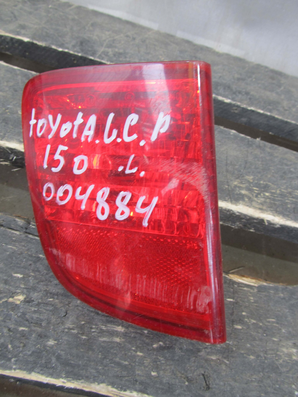 ПТФ задний левый Toyota Land Cruiser 200 07-15 Б/У  8145660031