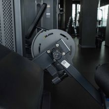 U3001D (E5001) Сгибание ног лежа. Стек 135 кг