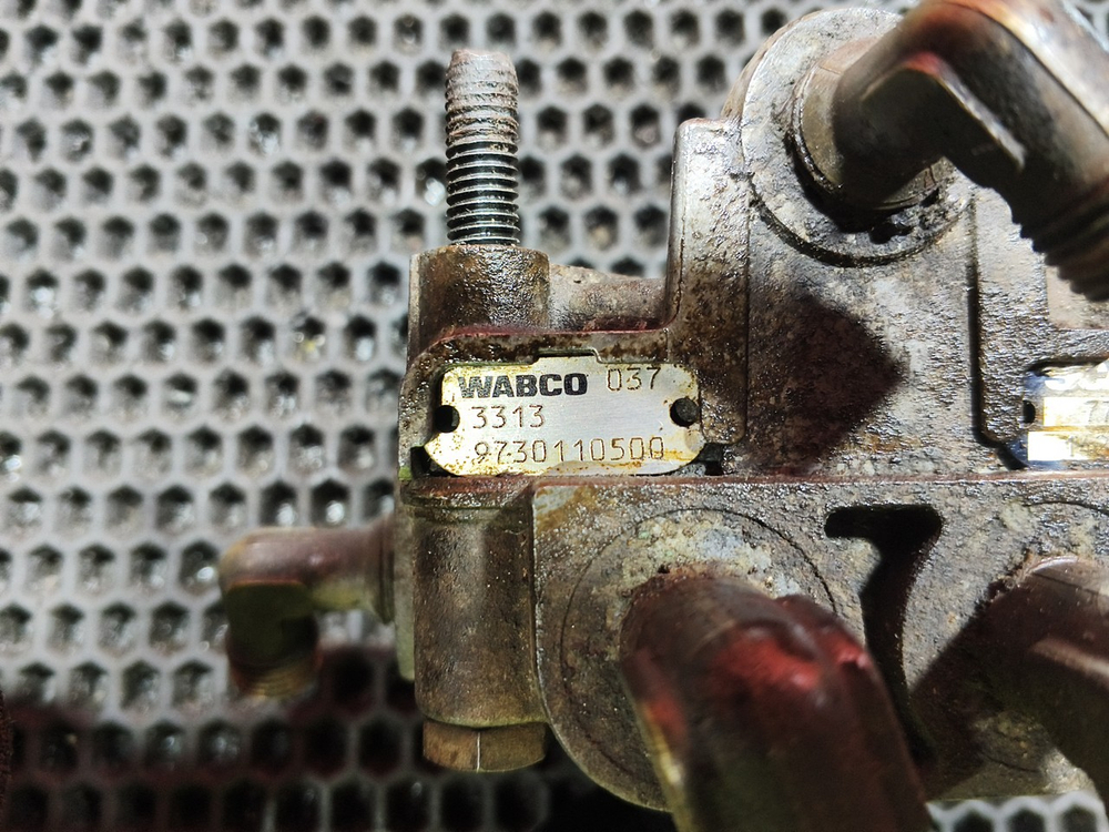 Клапан ускорительный.