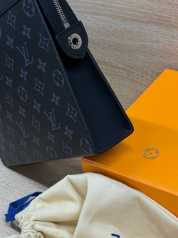 Клатч Louis Vuitton