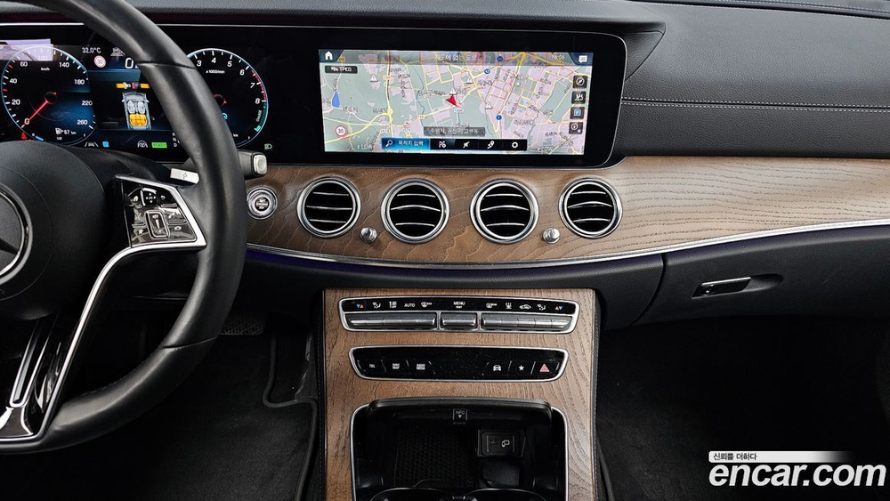 Mercedes-Benz E-Class W213 E300e 4MATIC Exclusive (01.2021)