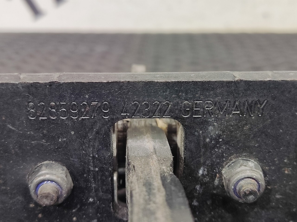 Ограничитель двери