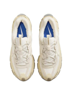 Nike ZOOM VOMERO ROAM Бежевая обувь для бега