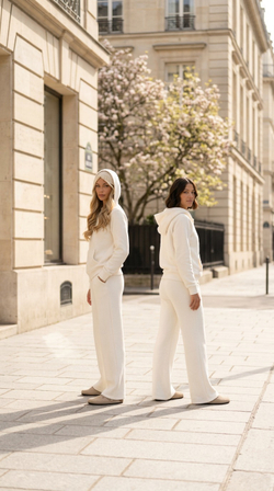 Худи молочное на молнии весенняя коллекция