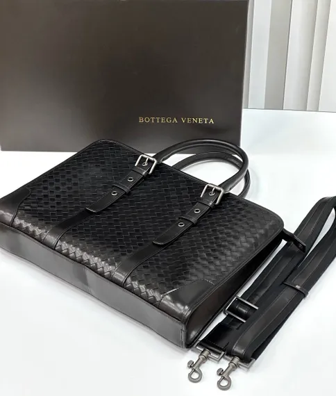 Кожаный портфель Bottega Veneta Intrecciato на молнии с плечевым ремнем