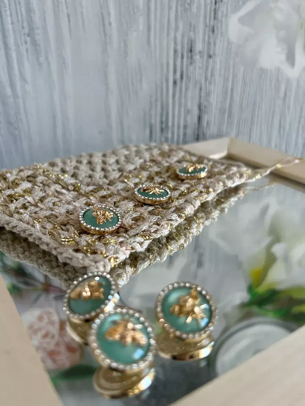 Декоративные металлические пуговицы на ножке