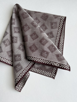 Платок коричневый Fendi
