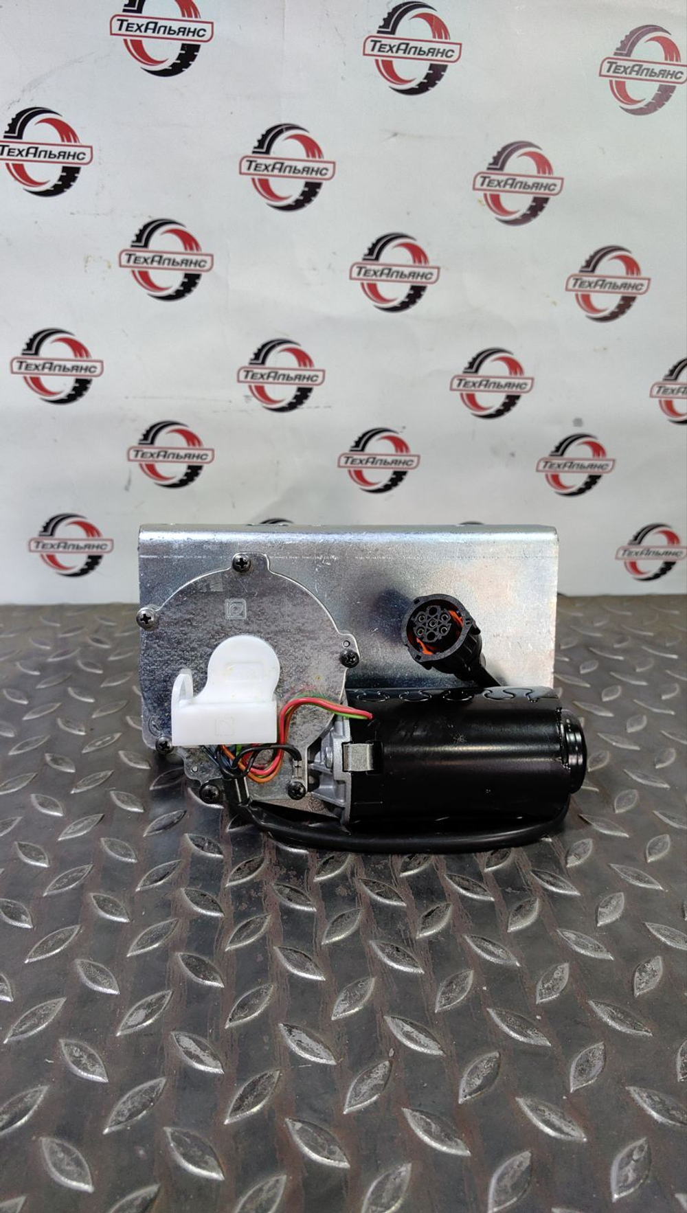 Мотор стеклоочистителя 15190412