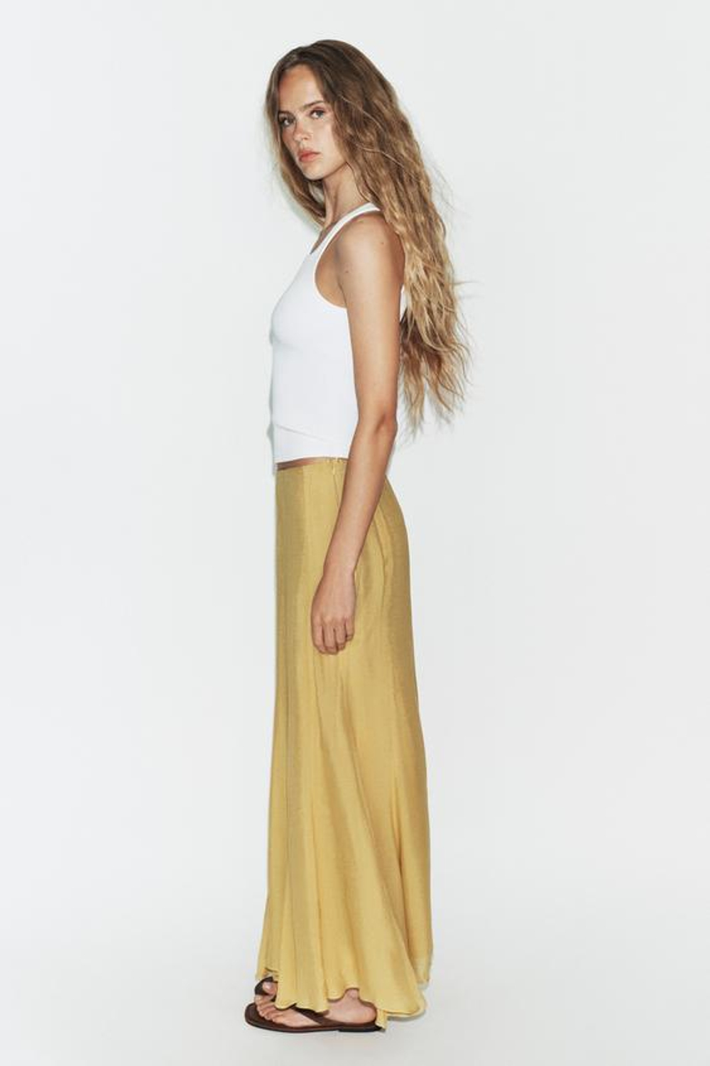 ZARA ДЛИННАЯ СТРУЯЩАЯСЯ ЮБКА, ГОРЧИЧНЫЙ