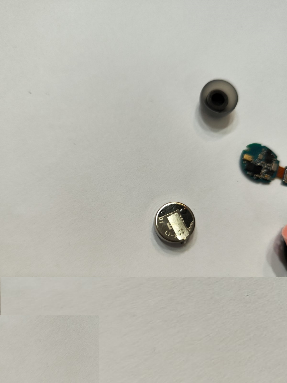 Замена аккумулятора наушников Samsung Galaxy Buds 2