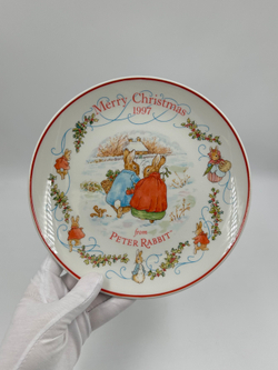 Тарелка Merry Christmas from Peter Rabbit Wedgwood 1997 год