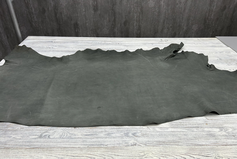 Фото целой кожи Гуиба цв. Серый / Guiba Washed Shark, толщ 1,8-2,0 мм