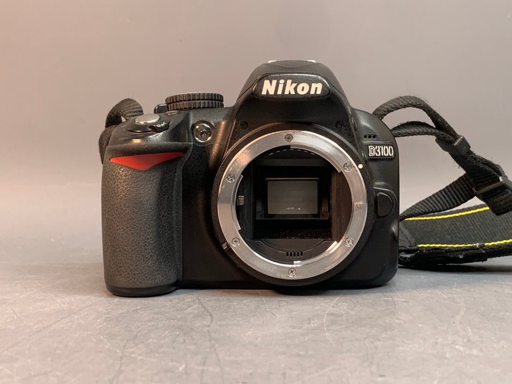 Nikon D3100 Kit 18-55mm 30.998 Кадров