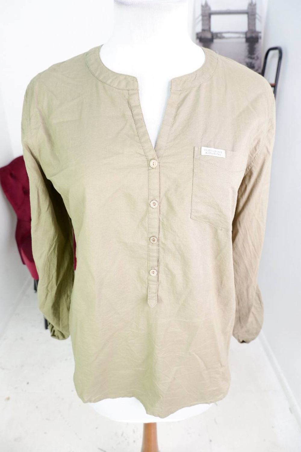 Блузка в городском стиле, визуально на 48 размер