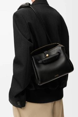 Loewe Маленькая сумка Madrid из мягкой телячьей кожи, черный