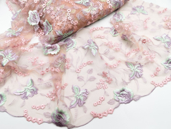 Вышивка на сетке, 22 см, цветы на нежно-розовом фоне (Артикул: VS-2029), м