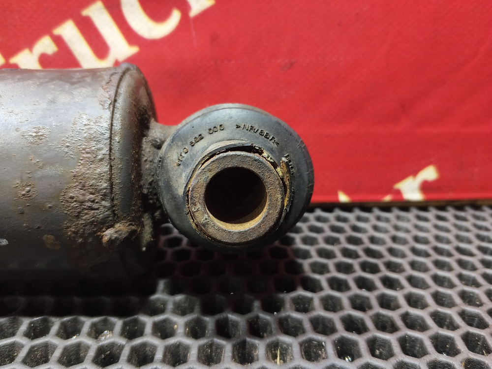 Амортизатор задний