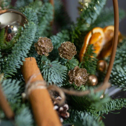 Новогодняя композиция Елка в сумке (цитрус)