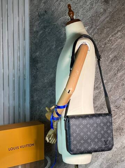 Сумка-мессенжер Louis Vuitton