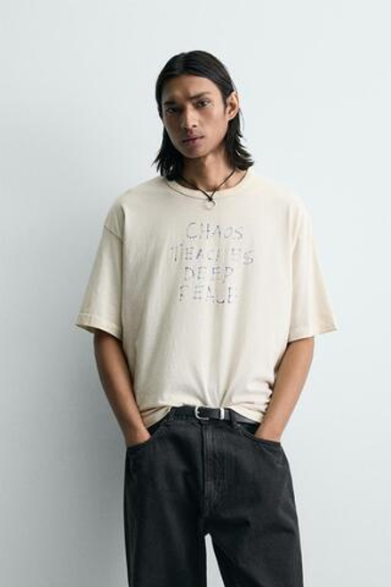 ZARA ФУТБОЛКА ИЗ ТКАНИ С ЭФФЕКТОМ ПОТЕРТОСТИ С НАДПИСЬЮ МАРКЕРОМ, ЭКРЮ