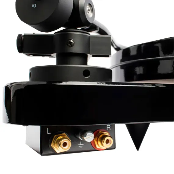 Pro-Ject RPM 1 Carbon DC Piano Black