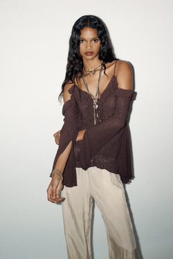 ZARA ТОП С ОТКРЫТЫМИ ПЛЕЧАМИ И ВОЛАНАМИ, КОРИЧНЕВЫЙ