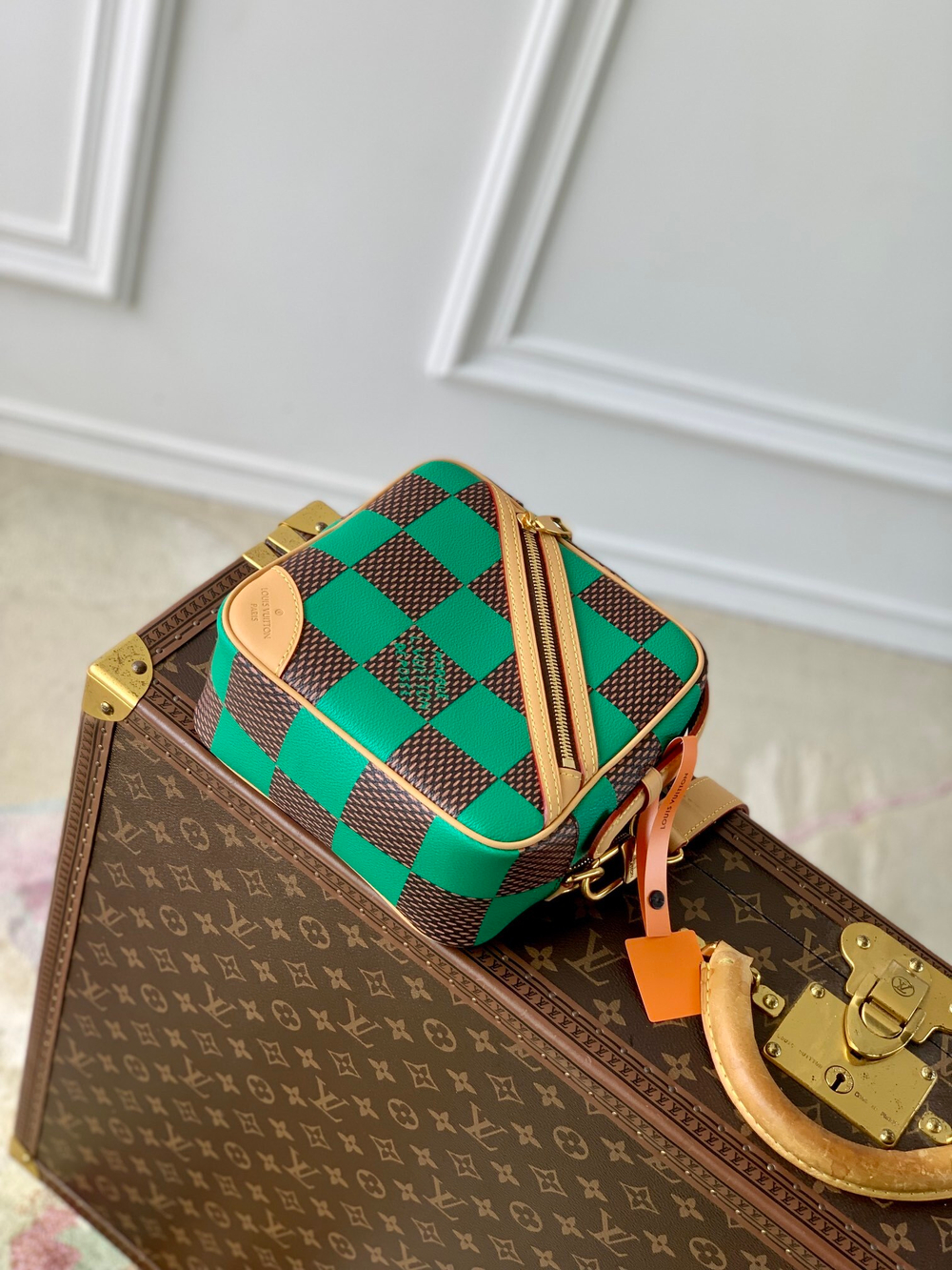 Louis Vuitton Chess Messenger