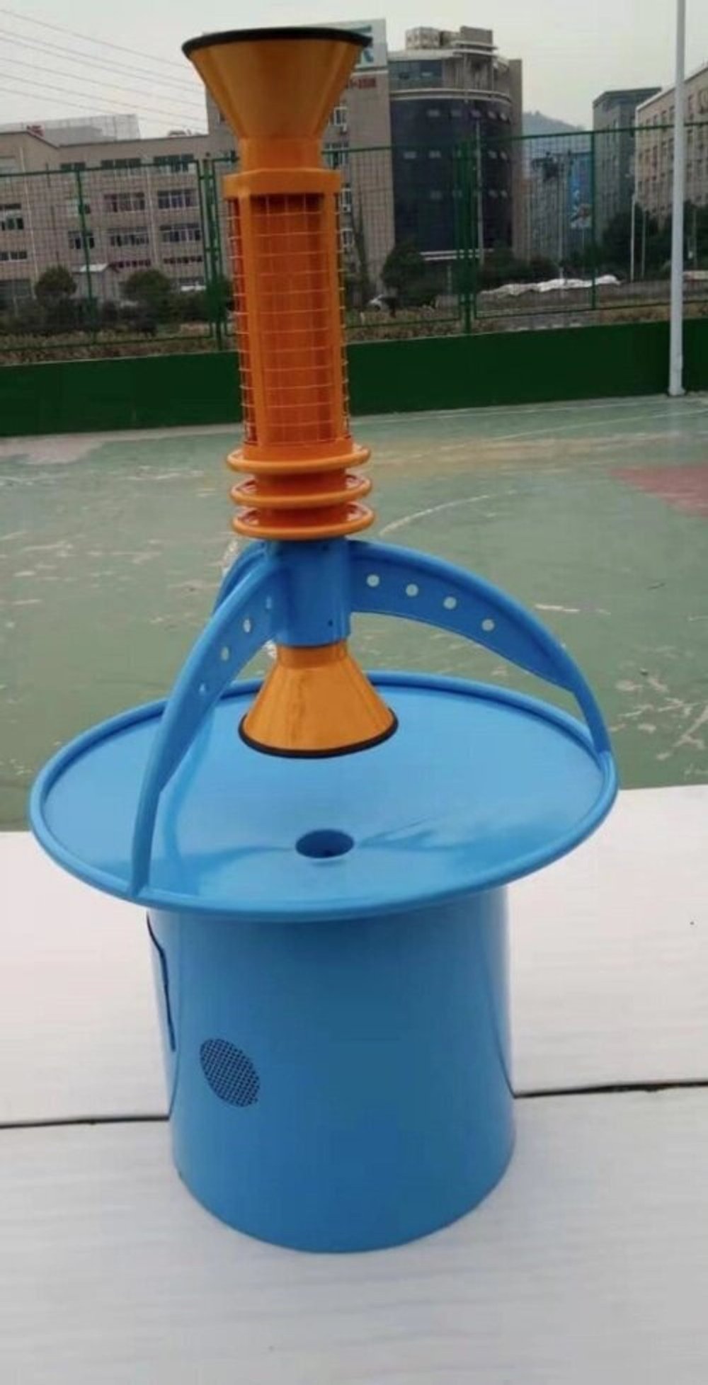 Фонтан для сухого бассейна высокий