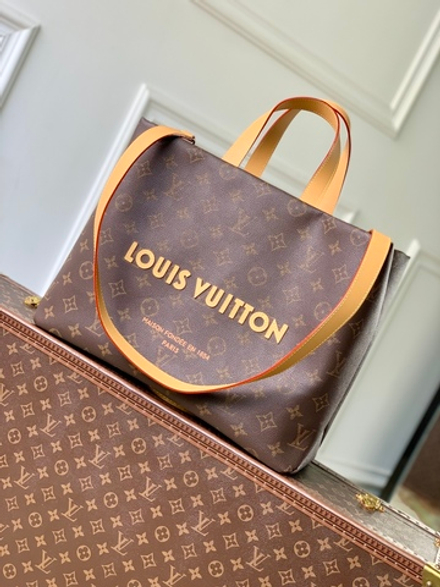 Louis Vuitton Shopper Tote MM
