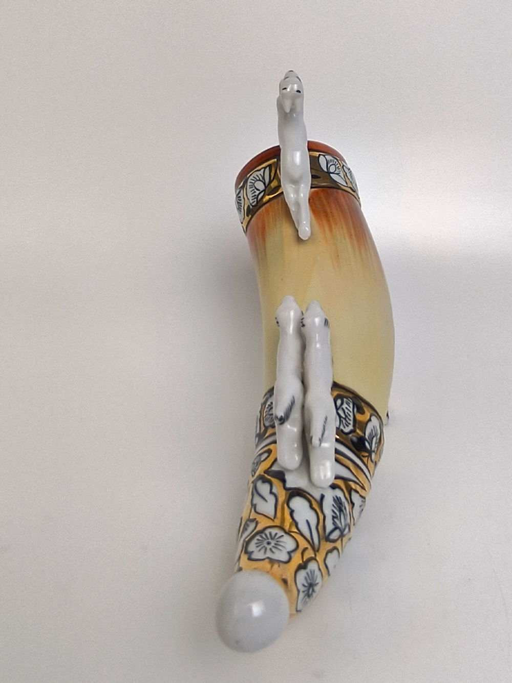 Статуэтка "Рог с охотничьей сценой" Киевский ЭКХЗ