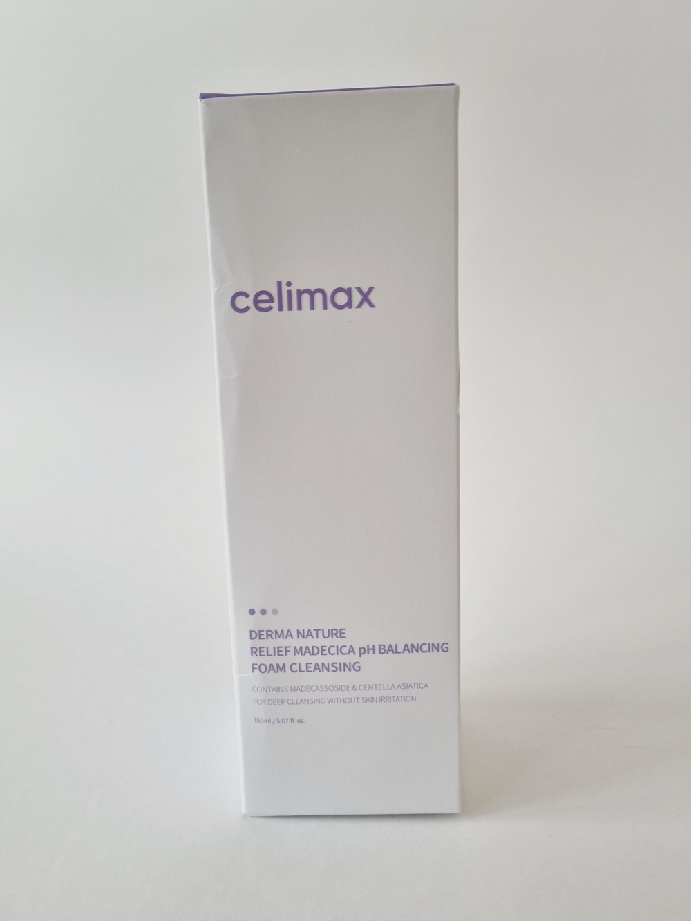 Слабокислотная очищающая пенка Celimax Derma Nature Relief Madecica pH Balancing Foam Cleansing