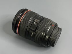 Canon 24-105mm 4L IS USM царапинки на линзе