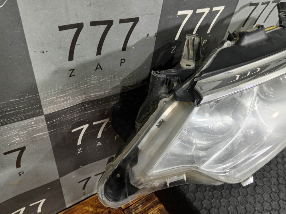 Фара левая ксенон Toyota Camry (XV50) 14-17 Б/У Оригинал 8118533891