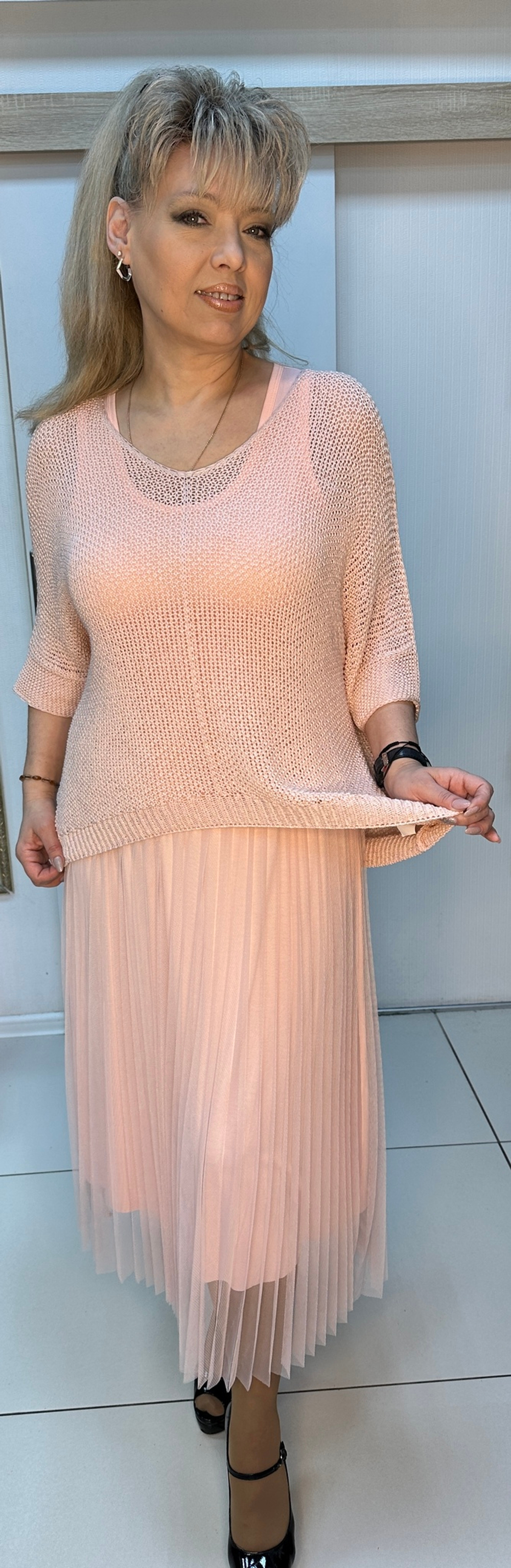 Нарядное двойное платье в пудрово-персиковом цвете