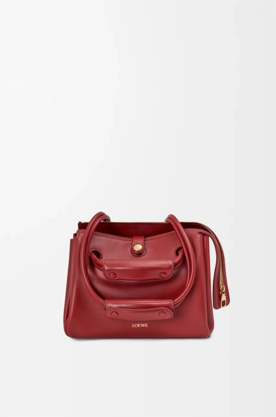 Loewe Маленькая сумка Madrid из мягкой телячьей кожи, красный