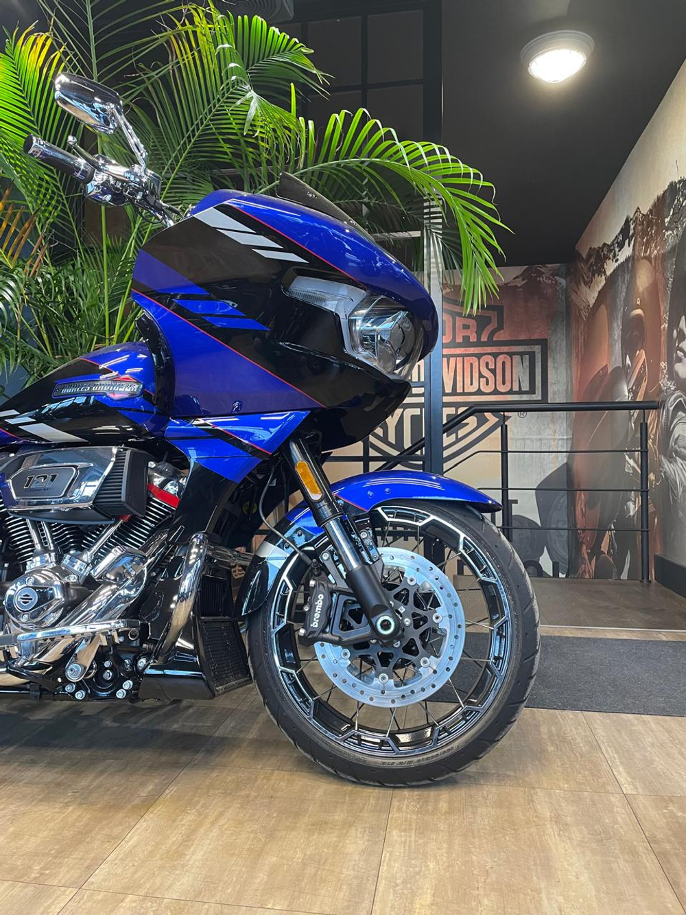 Harley-Davidson CVO Road Glide 121 (Blue Streak) 2025