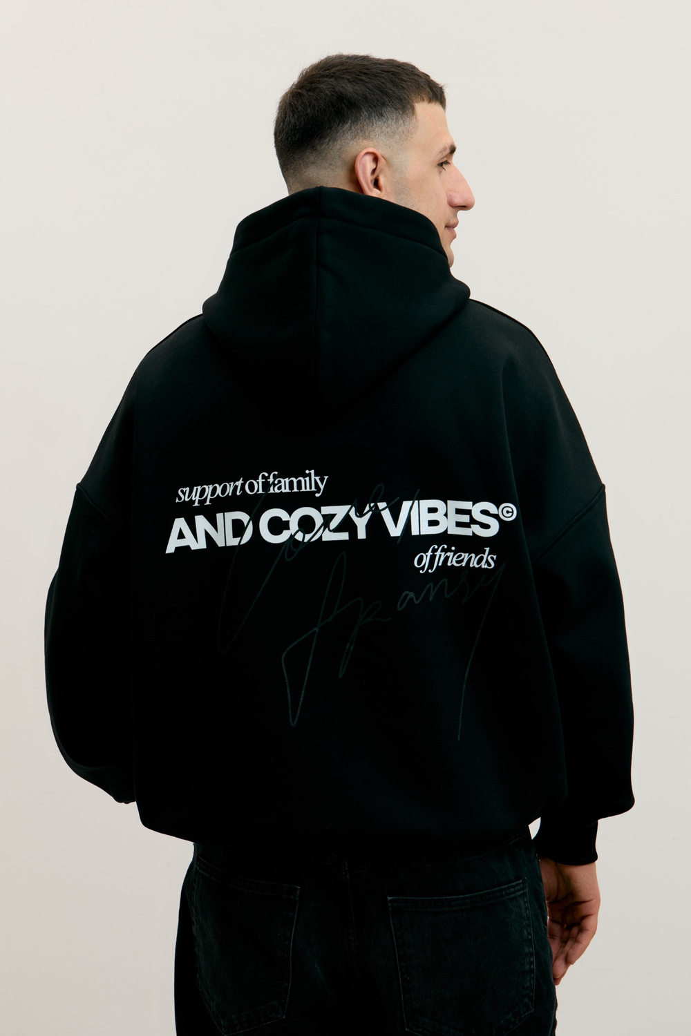 Худи  COZY VIBES MAN, с начесом, черное