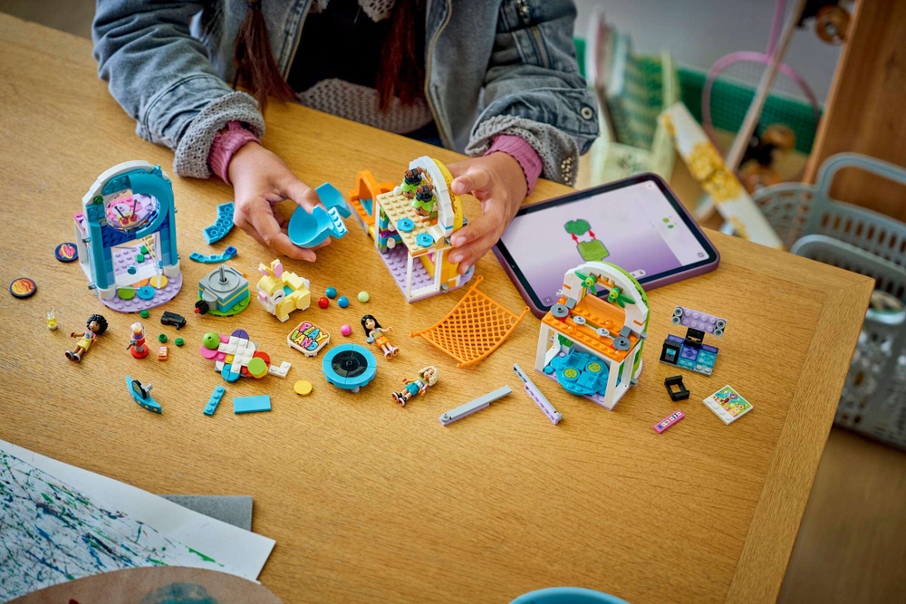 Конструктор LEGO Friends 42686 Fun Indoor Playground