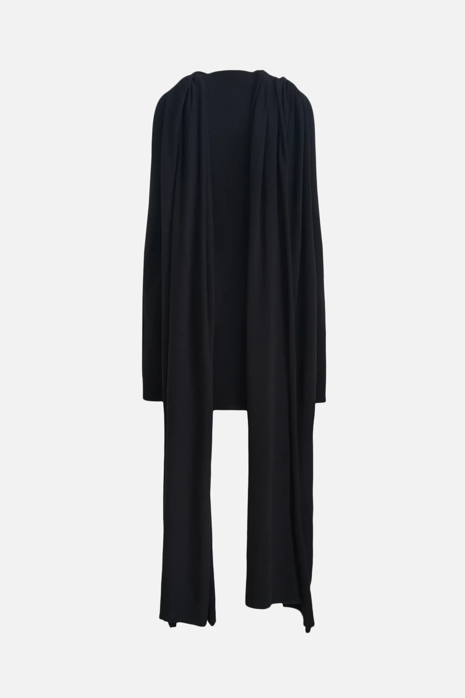 Вязаное платье мини с шарфом-шлейфом