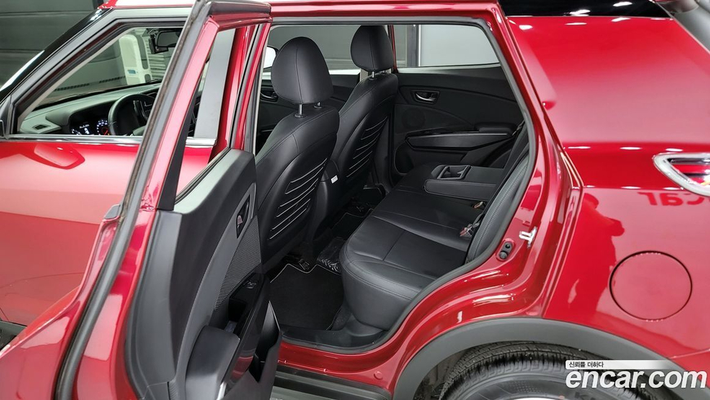 KG Mobility (Ssangyong) Very New Tivoli Бензин 1.5 2WD (05.2021)