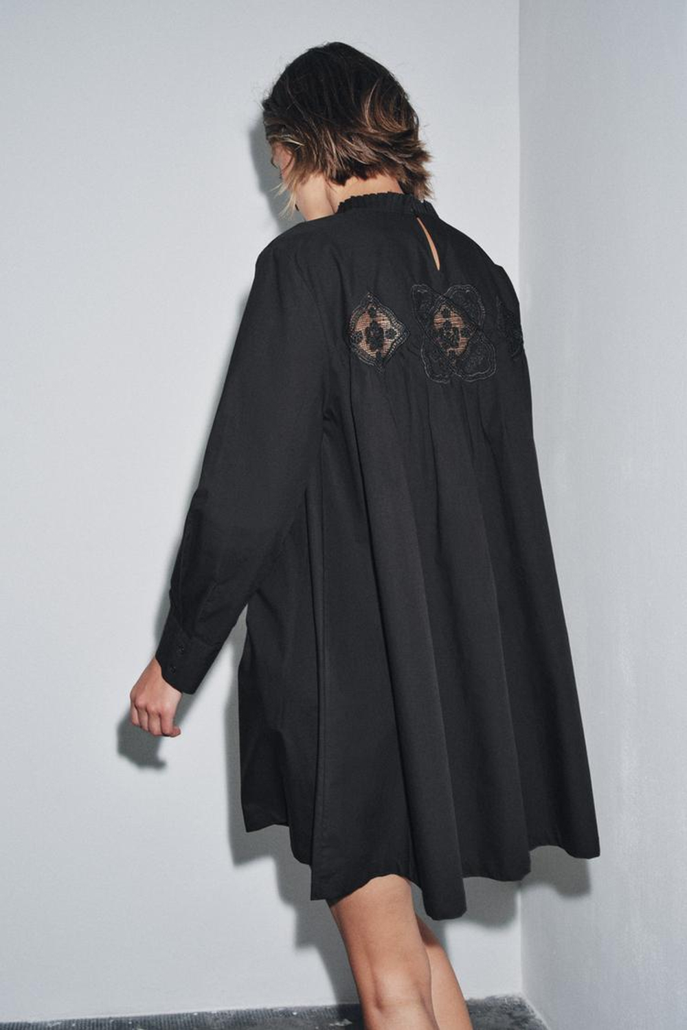 ZARA ПЛАТЬЕ С ВЫШИВКОЙ ИЗ КОЛЛЕКЦИИ ZW, ЧЕРНЫЙ