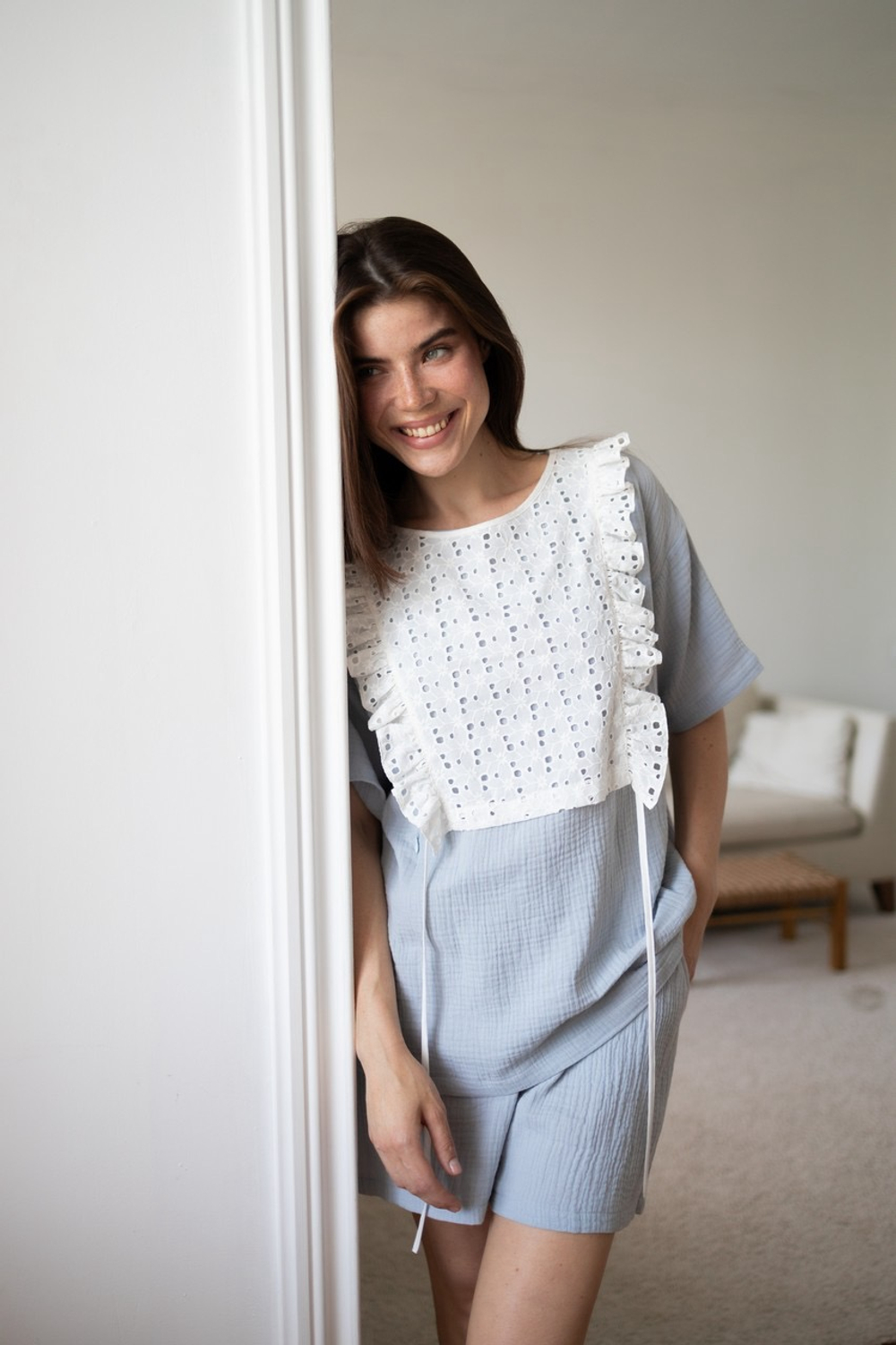 Манишка из шитья, Айвори