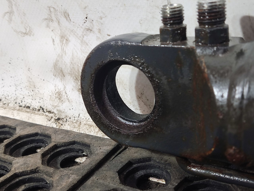 Цилиндр подъема кабины 2020г.