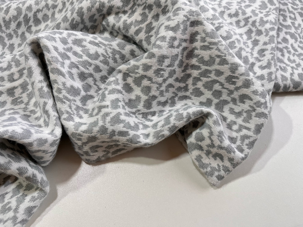 ЛЕО СЕРЫЙ - Альпака жаккард (Олеся) (к1 испачкан с изнанки)