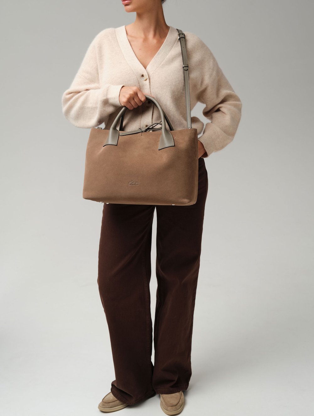 Замшевая сумка Iris DBR 31372 серо-коричневый