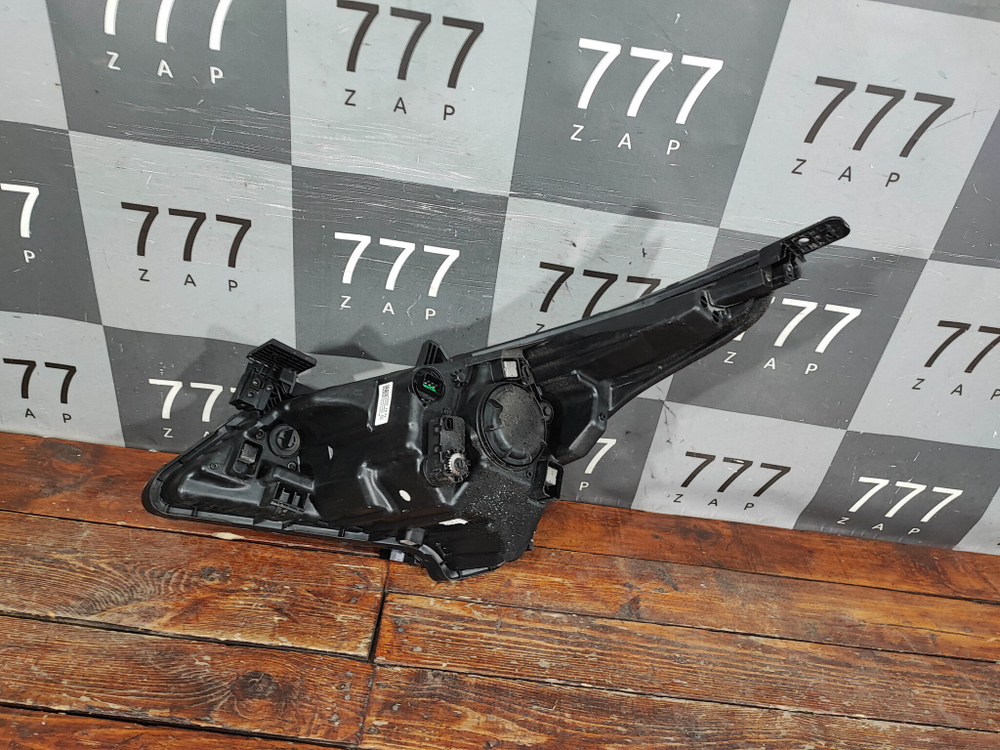 Фара правая галоген Kia Rio 4 (FB) 20-нв Б/У Оригинал 92102H0500