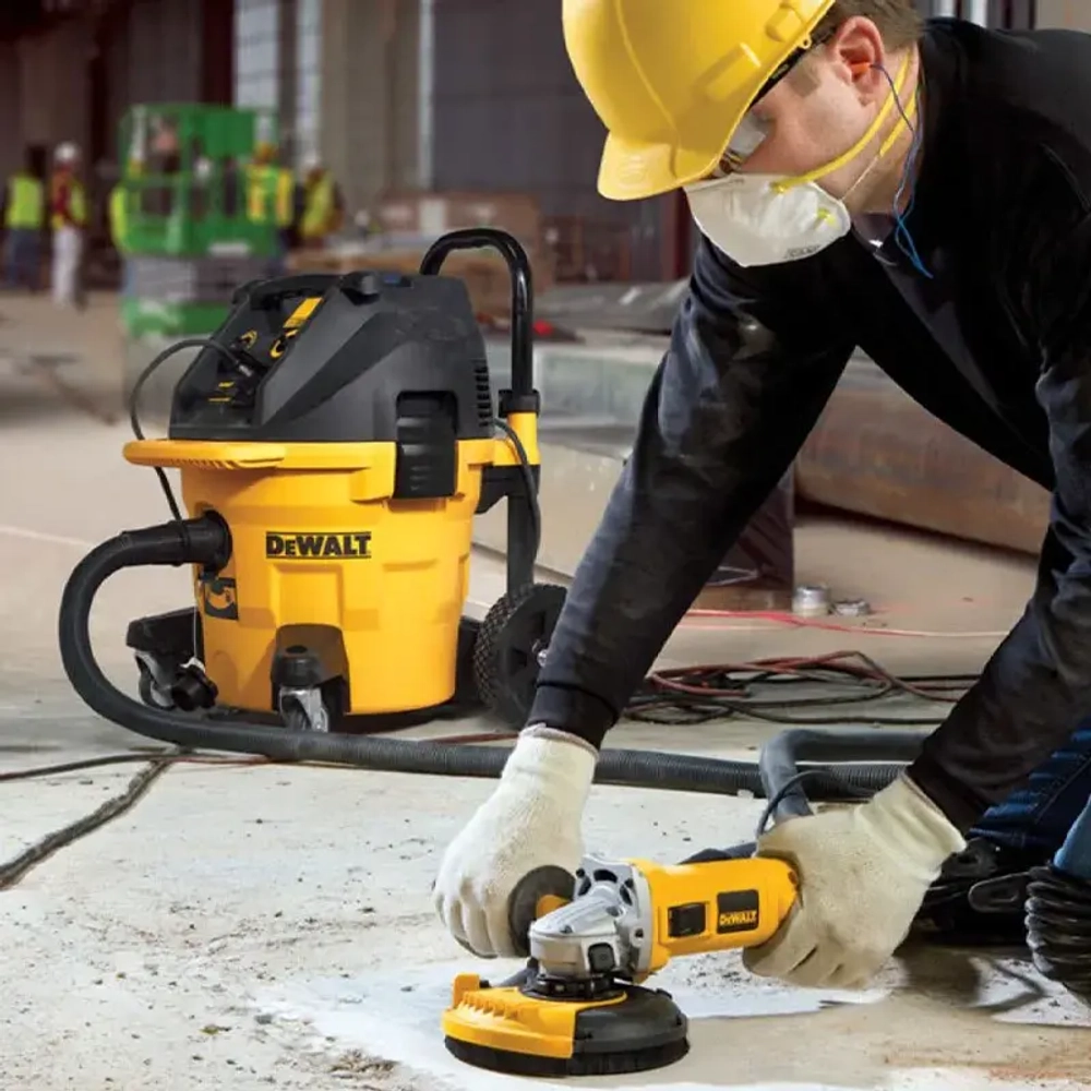 Промышленный пылесос для сухой и влажной уборки DeWalt DWV902L, DWV902L-QS