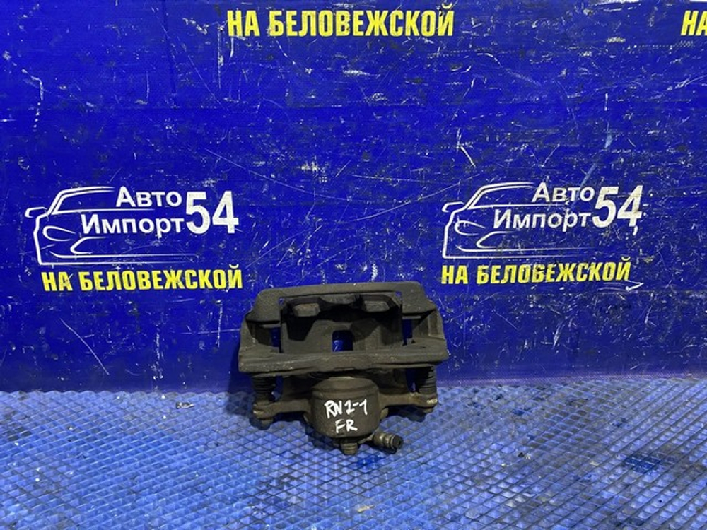 Суппорт тормозной передний правый Honda STREAM 2001