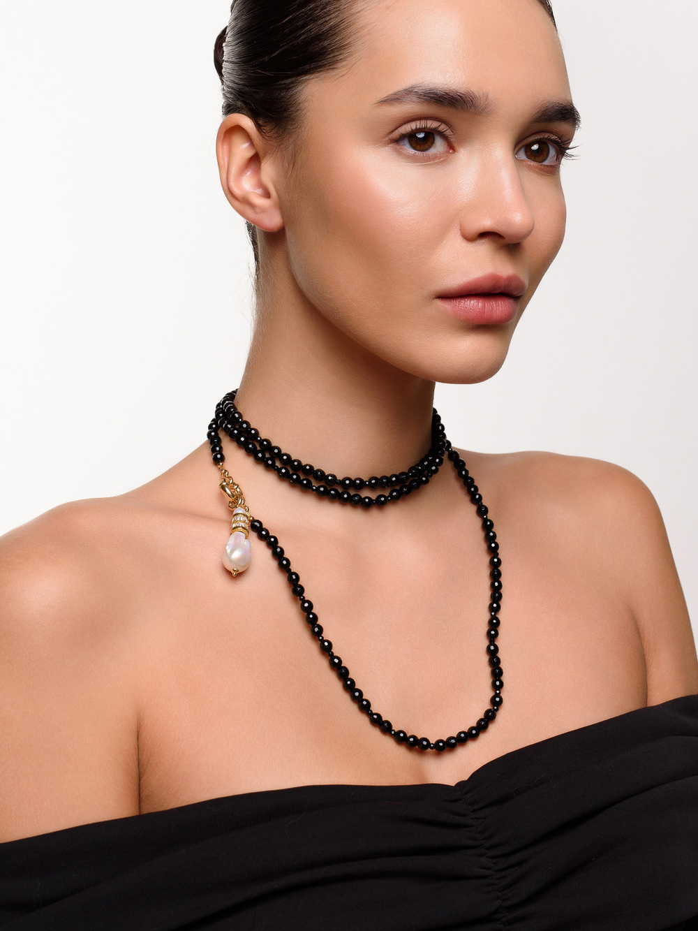 Сотуар из Чёрного агата "Long Pearl" Gold