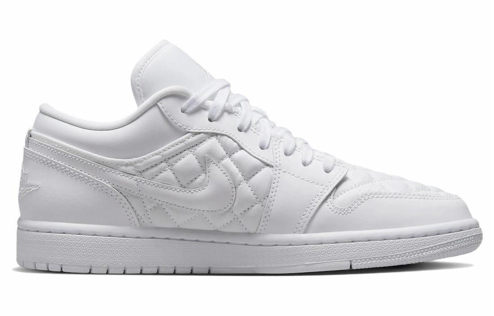 Кроссовки Jordan Air Jordan 1 Low Quilted "Triple White" (Женская размерная сетка)